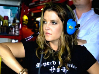 Lisa Marie Presley (This image or file is a work of a U.S. Air Force Airman or employee, taken or made as part of that person's official duties. As a work of the U.S. federal government, the image or file is in the public domain in the United States)